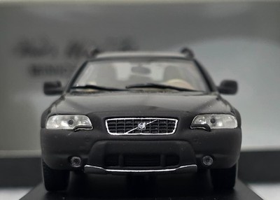 Volvo V70 XC Cross Country 2000 Black 1:43 Minichamps 430171270
