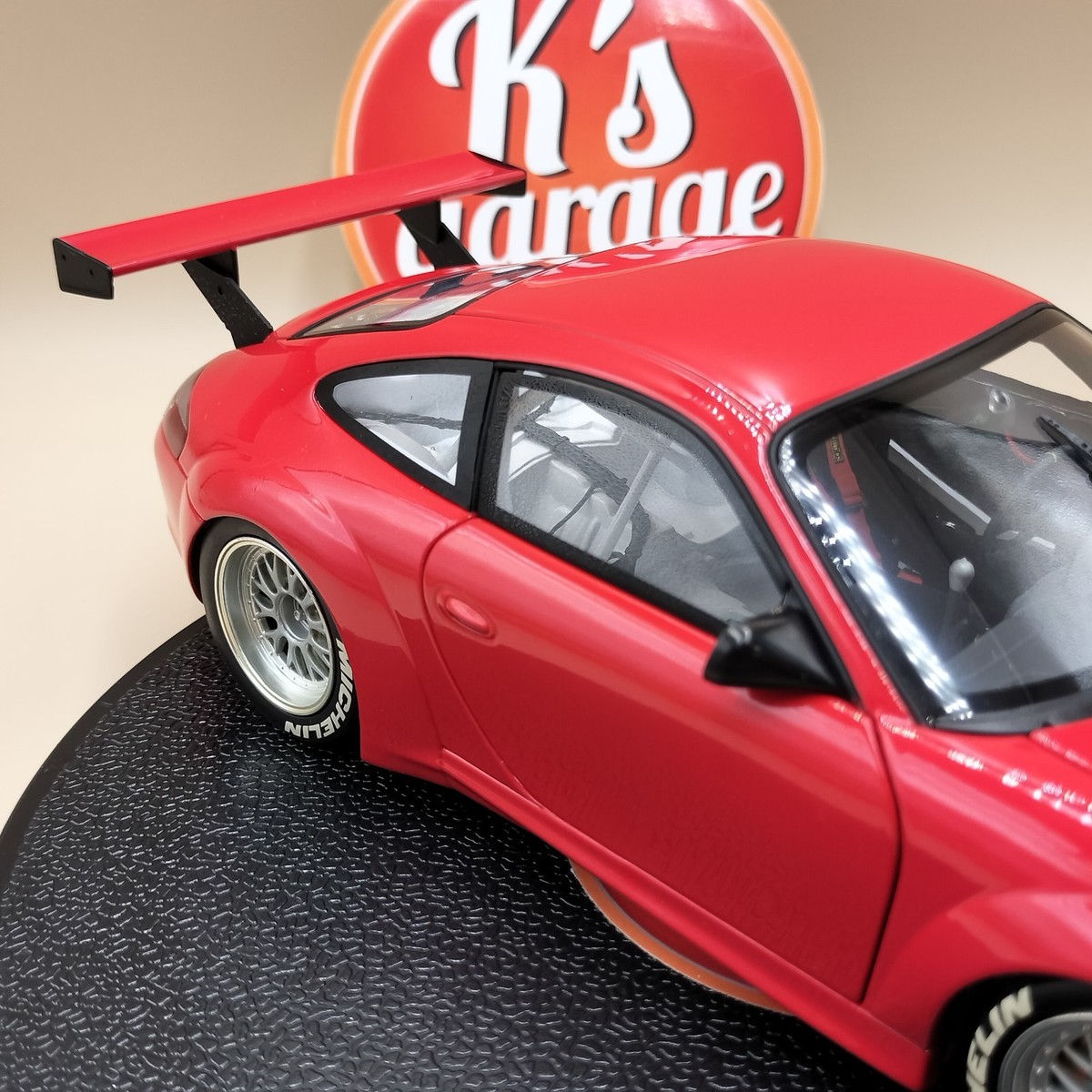 MINICHAMPS 1/18 Porsche 911 GT3 RSR FIA GT 2004 Red 100046400