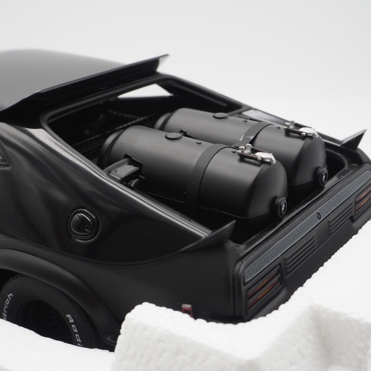 Mad Max 2 Diecast Car 1/18 The Road Warrior AUTOart Millennium