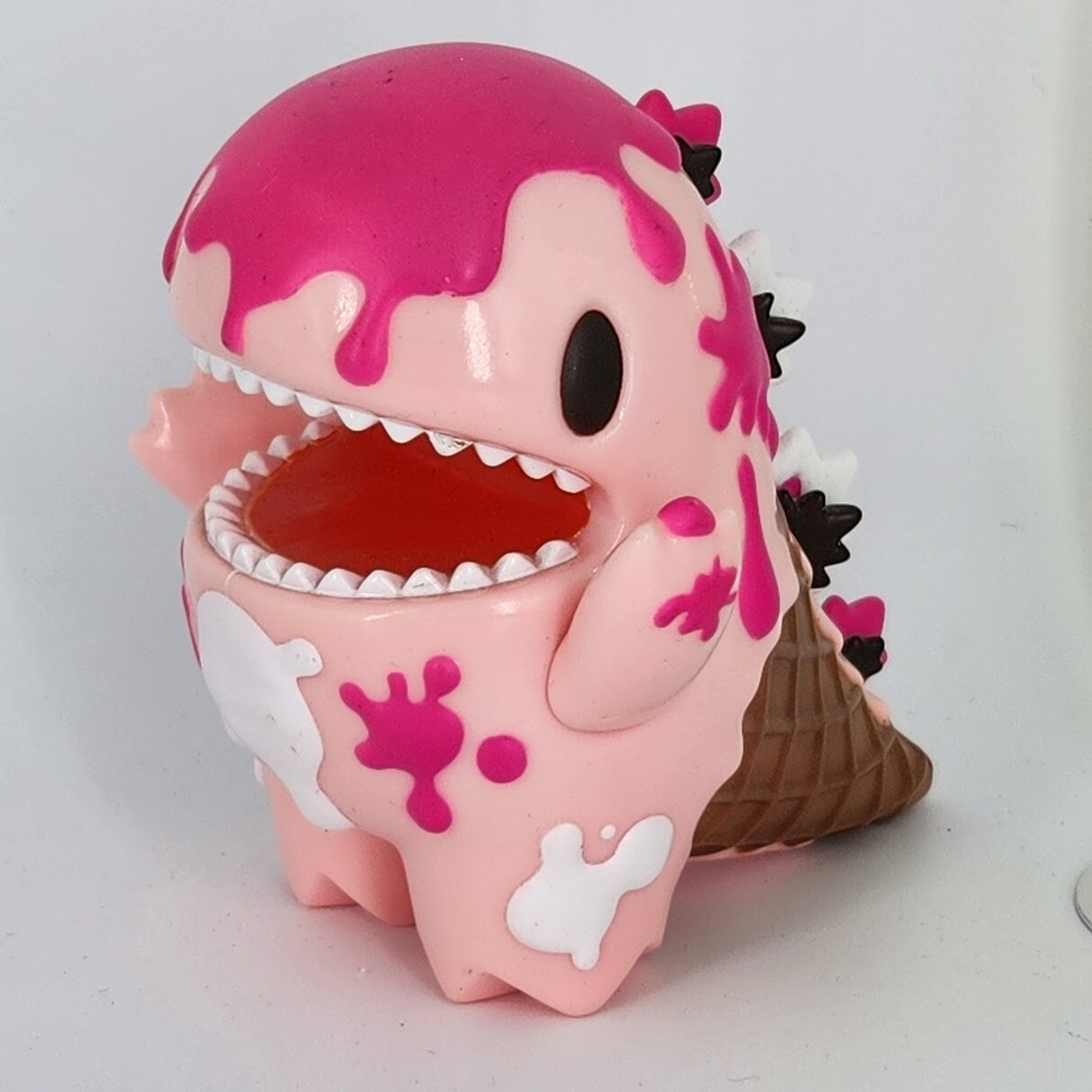 Pink Ice Cream Ziqi Wu Dino Art Figure UNBOX INDUSTRIES VERY RARE