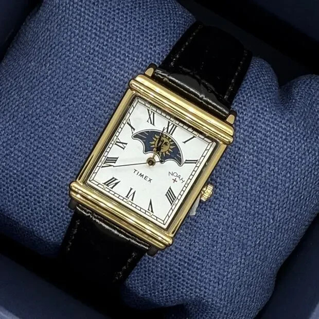 Noah x Timex Sun and Moon Watch Black TW2W72800 NA-0512 Authentic