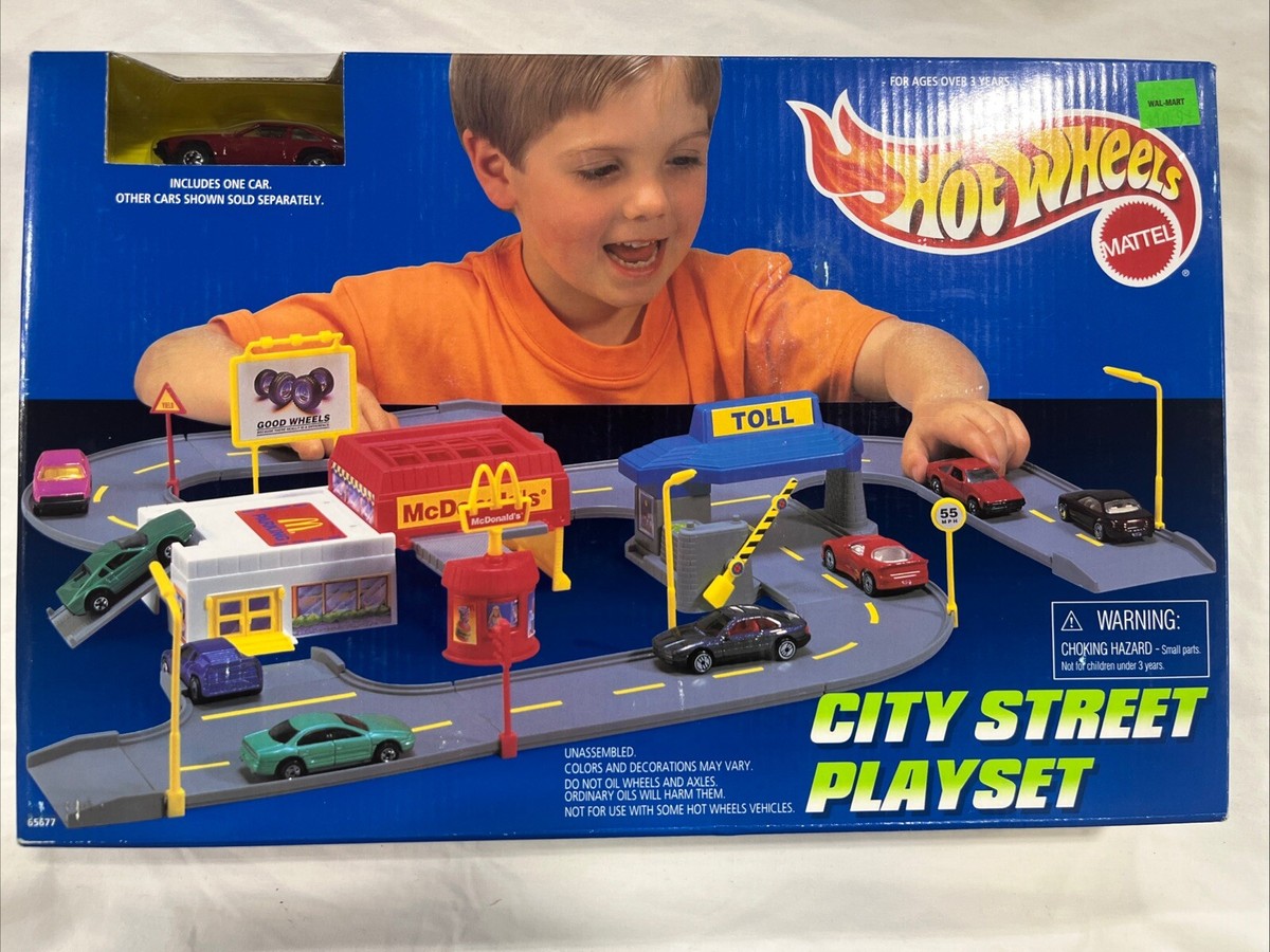 Vintage Mattel Hot Wheels City Street Playset 1996 McDonald's NIB
