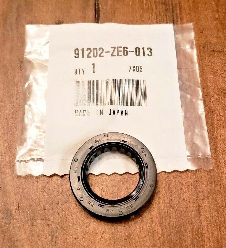 HONDA Oil Seal (22x35x6) GX110 GX120 F400 91202-ZE6-013 Genuine
