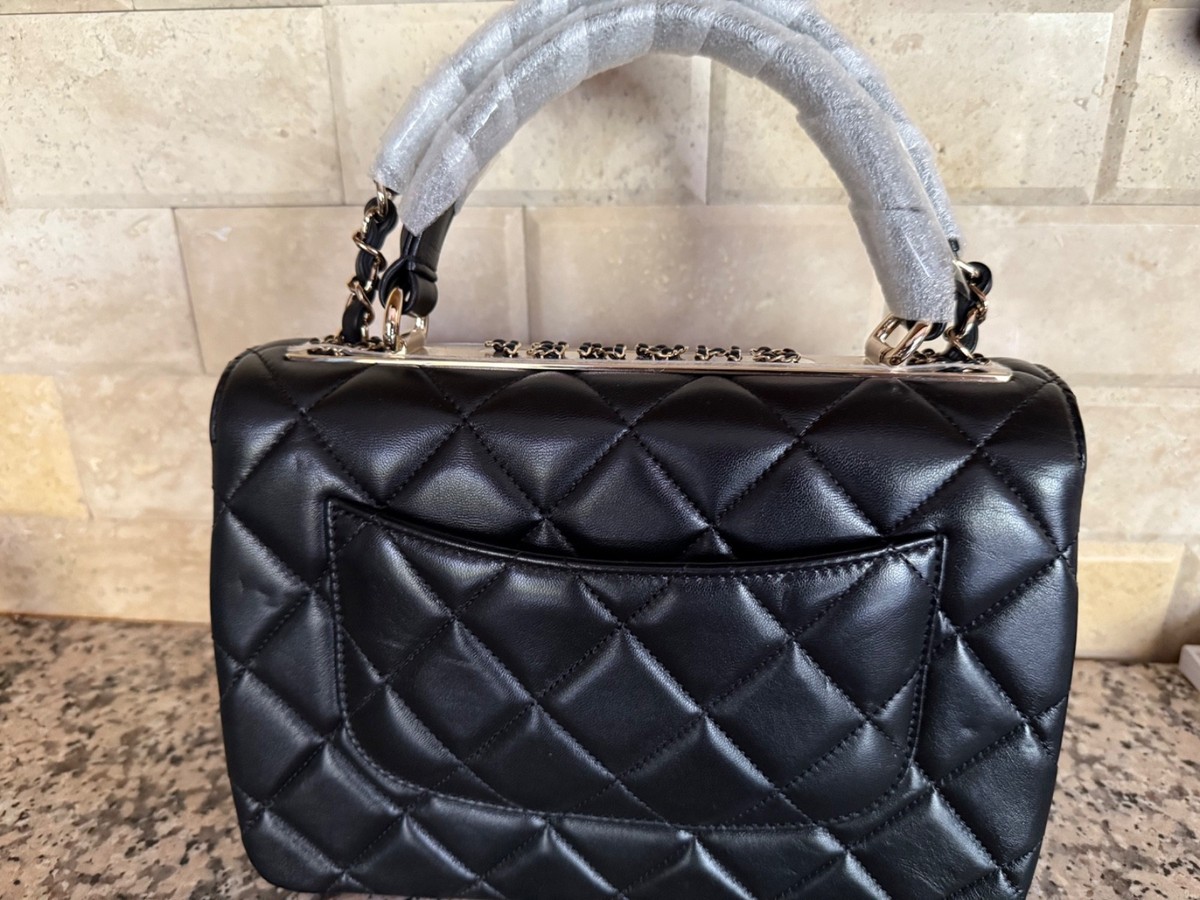 CHANEL 23P NEW TRENDY BLACK LEATHER CC LOGO CHAIN TOP HANDLE BAG