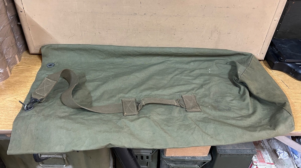 GENUINE RARE US ARMY WW2 LARGE DUFFLE BAG COTTON CANVAS 1944 EX