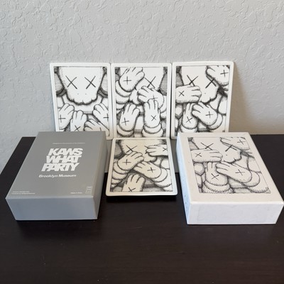 工芸品 plate by kaws ed250 artware editions 工芸品 plate by kaws