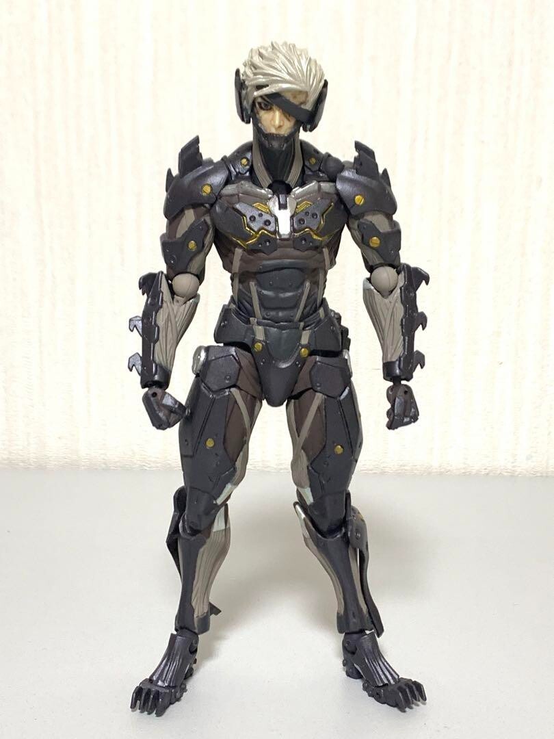 Revoltech Yamaguchi No.140 METAL GEAR RISING REVENGEANCE RAIDEN