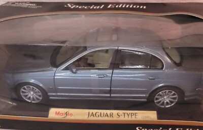 Maisto Jaguar S-Type (1999) Blue 1:18 Scale Diecast Car Special