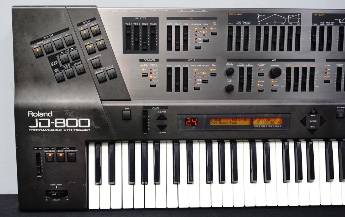 Roland JD-800 90's Digital Programmable Polyphonic Synthesiser
