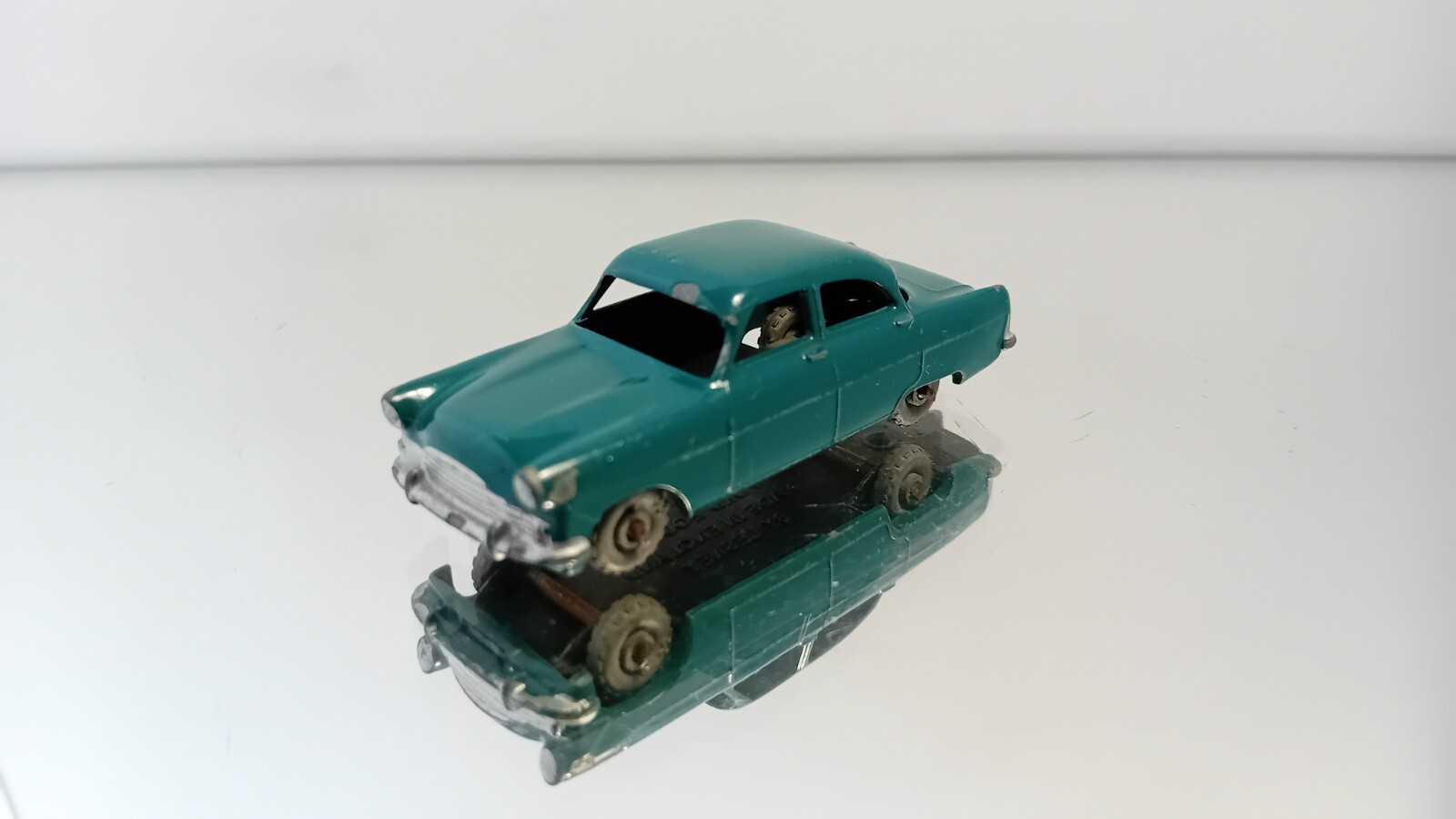 Matchbox 33a, Ford Zodiac - Free Price Guide & Review