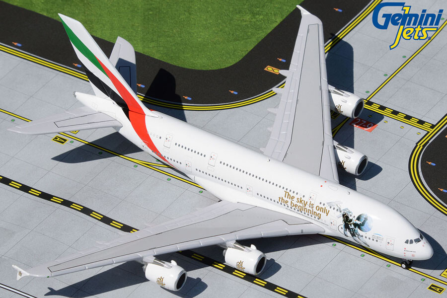 GEMINI JETS EMIRATES AIRBUS A380-800 1:400 UAE IN SPACE GJUAE1924