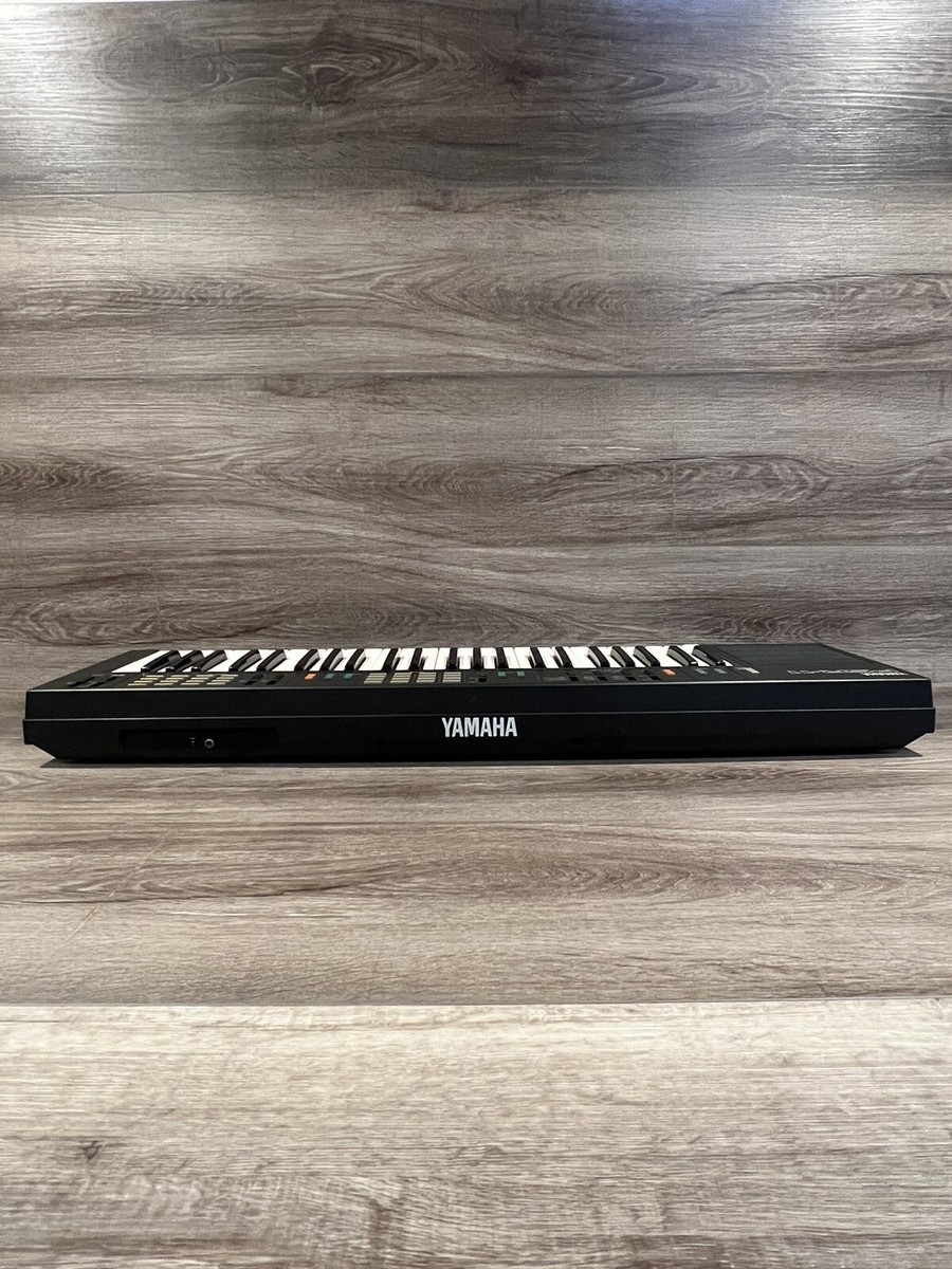 Yamaha Psr-11 Keyboard Electronic Synth Piano Portatone Vintage 49