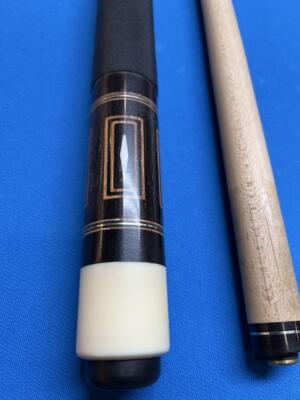Schon 1990s Custom Cue SL7 Billiard Two-Piece Bat and Shaft