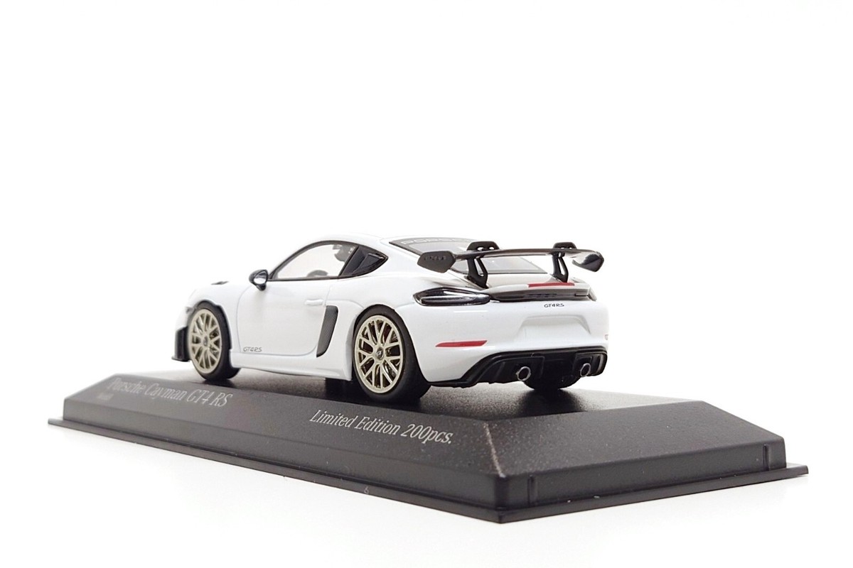 Minichamps 1:43 Porsche 718 Cayman GT4 RS (982) in White / Neodyme