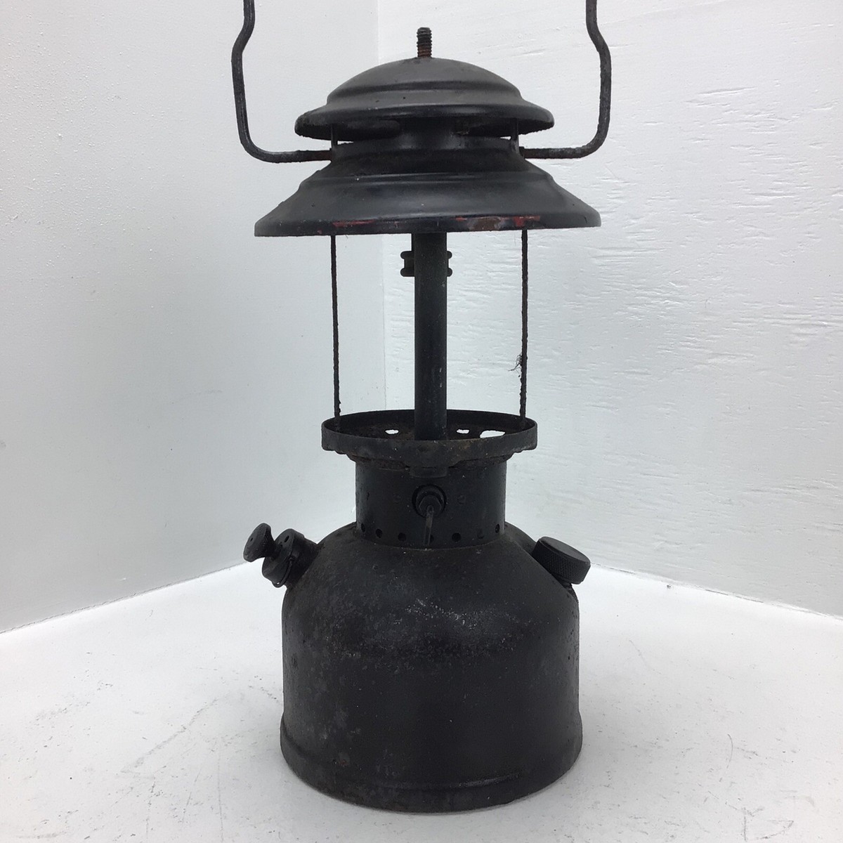 Red/Black Coleman Model 200A Black Band Lantern vintage | eBay
