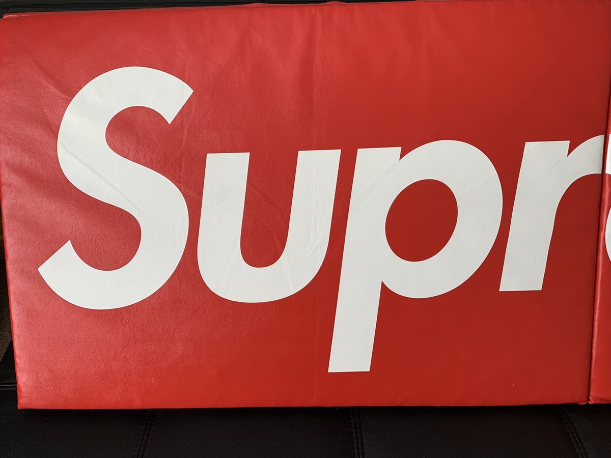 Supreme Everlast Folding Exercise Mat Red FW17 -New -Ready To Ship