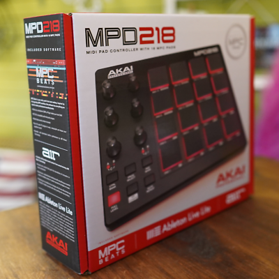 Akai Professional MPD218 MIDI USB Drum Beat Pad Controller | eBay