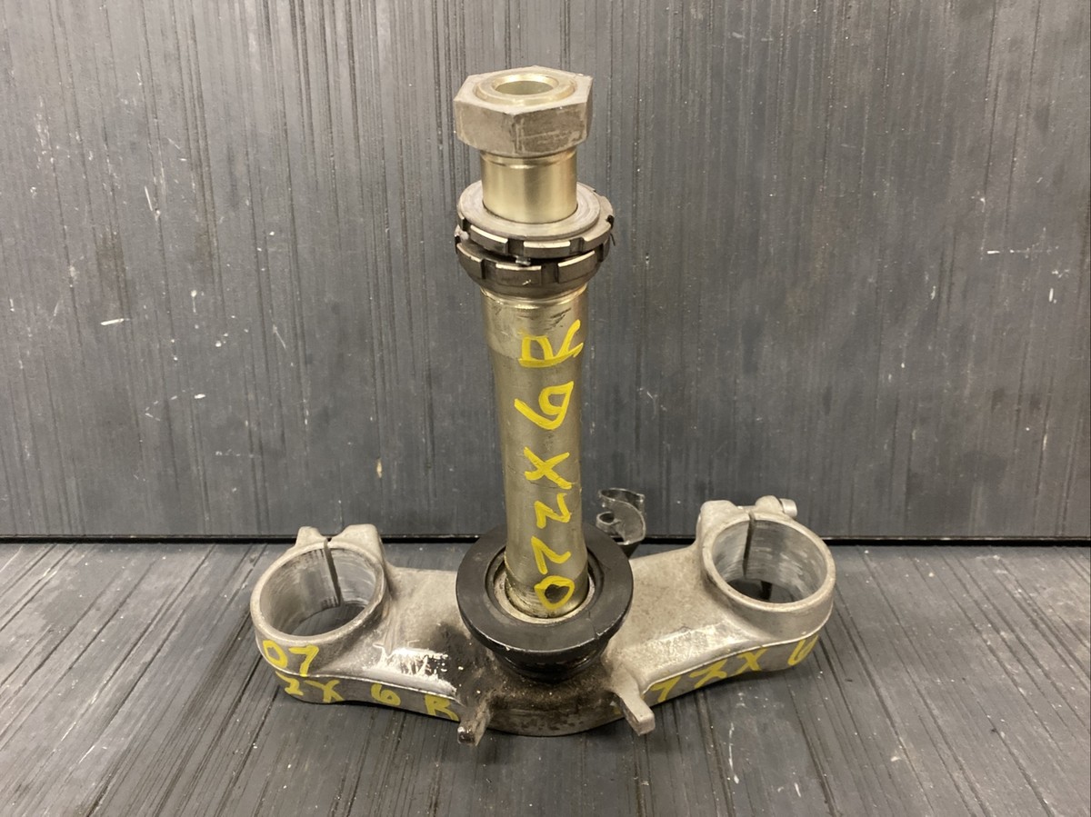 2007-2008 Kawasaki Ninja ZX6R Bottom triple tree suspension bridge