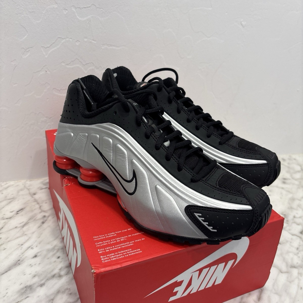 Nike Shox R4 Black Metallic Silver Argent Orange 2025 HQ1988-002