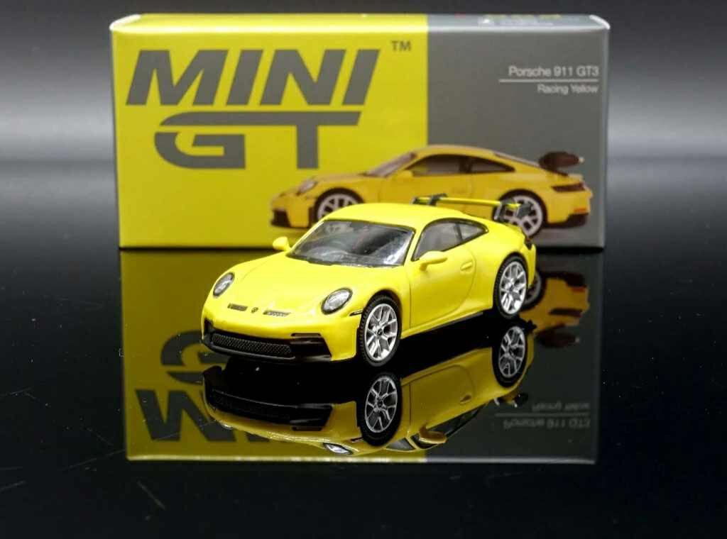 MINI GT Porsche 911 GT3 Racing Yellow #565 (LorR Random delivery