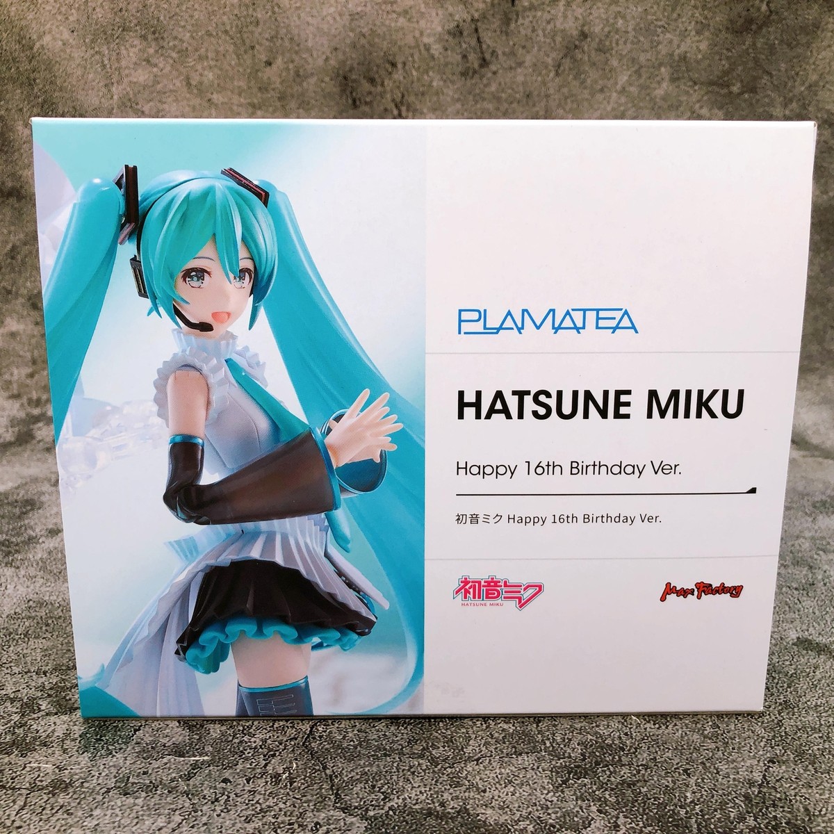 PLAMATEA Hatsune Miku Happy 16th Birthday Ver. Model Kit Max