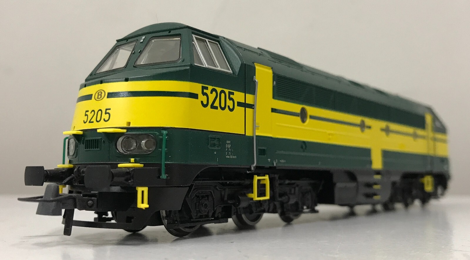 ROCO #63967 SNCB Reek5205 Diesel Loco with DCC Sounds (HO scale