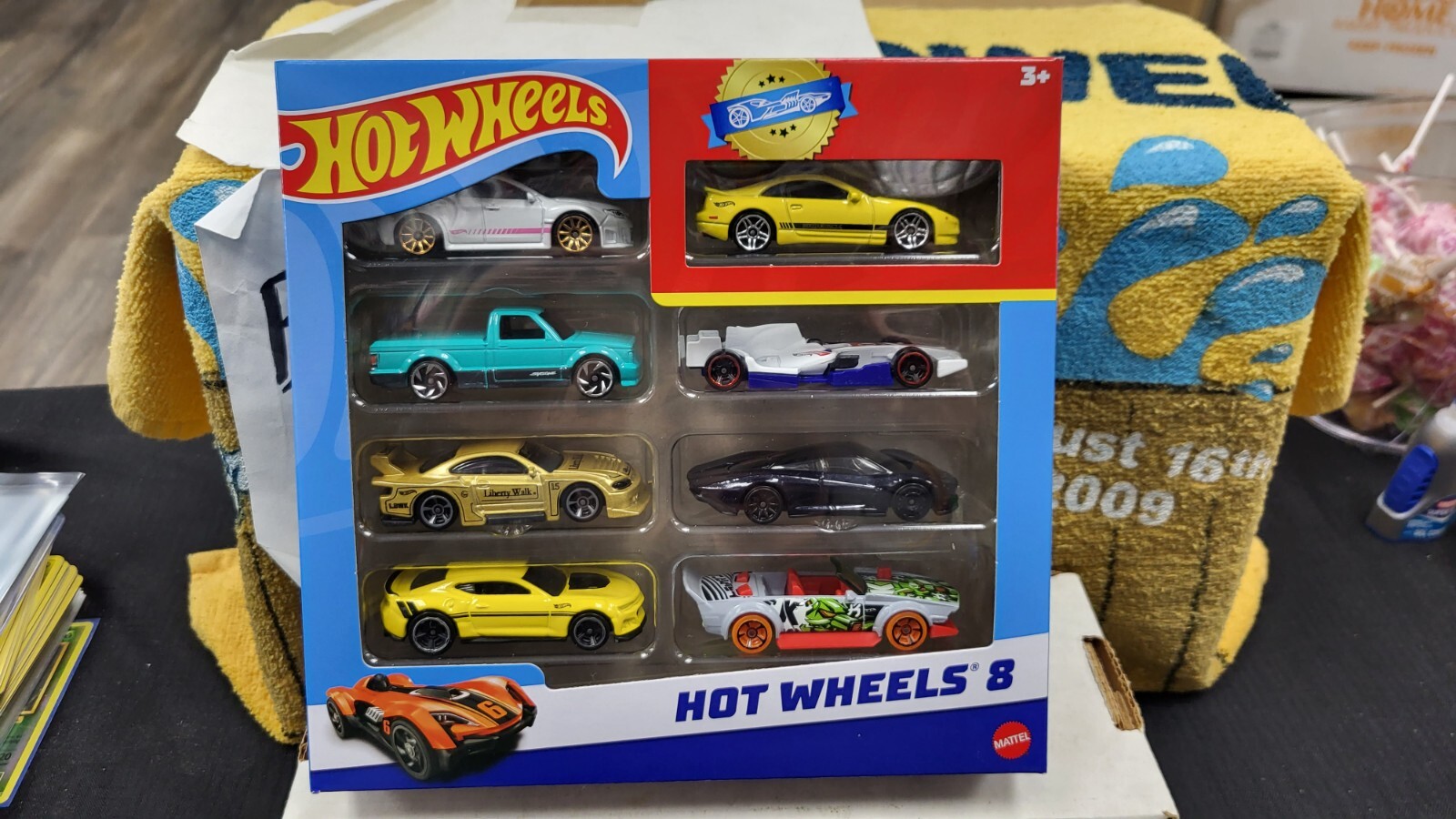 NIB 2022 HW HOT WHEELS 8 PACK BUNDLE LOT TOY CAR 1/64 GIFT SET
