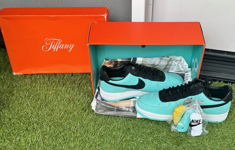 Nike Air Force 1 Low Tiffany & Co. (Friends and Family) RARE