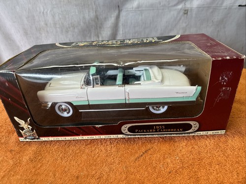 X•Yat Ming Road Signature 1/18 White Green 1955 Packard