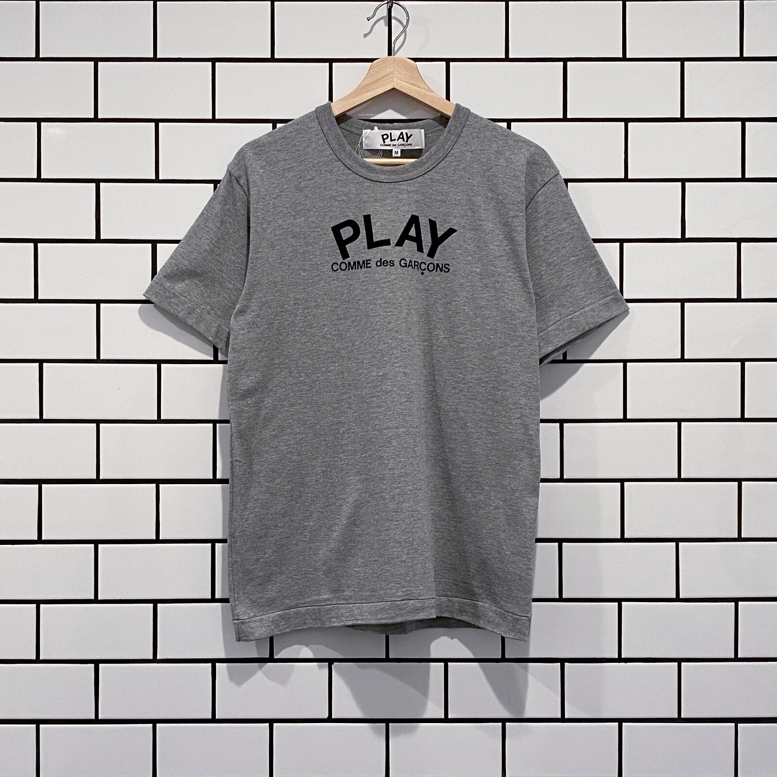 COMME DES GARCONS CDG PLAY SMALL TEXT TEE GREY AZ-T072-051-1 | eBay