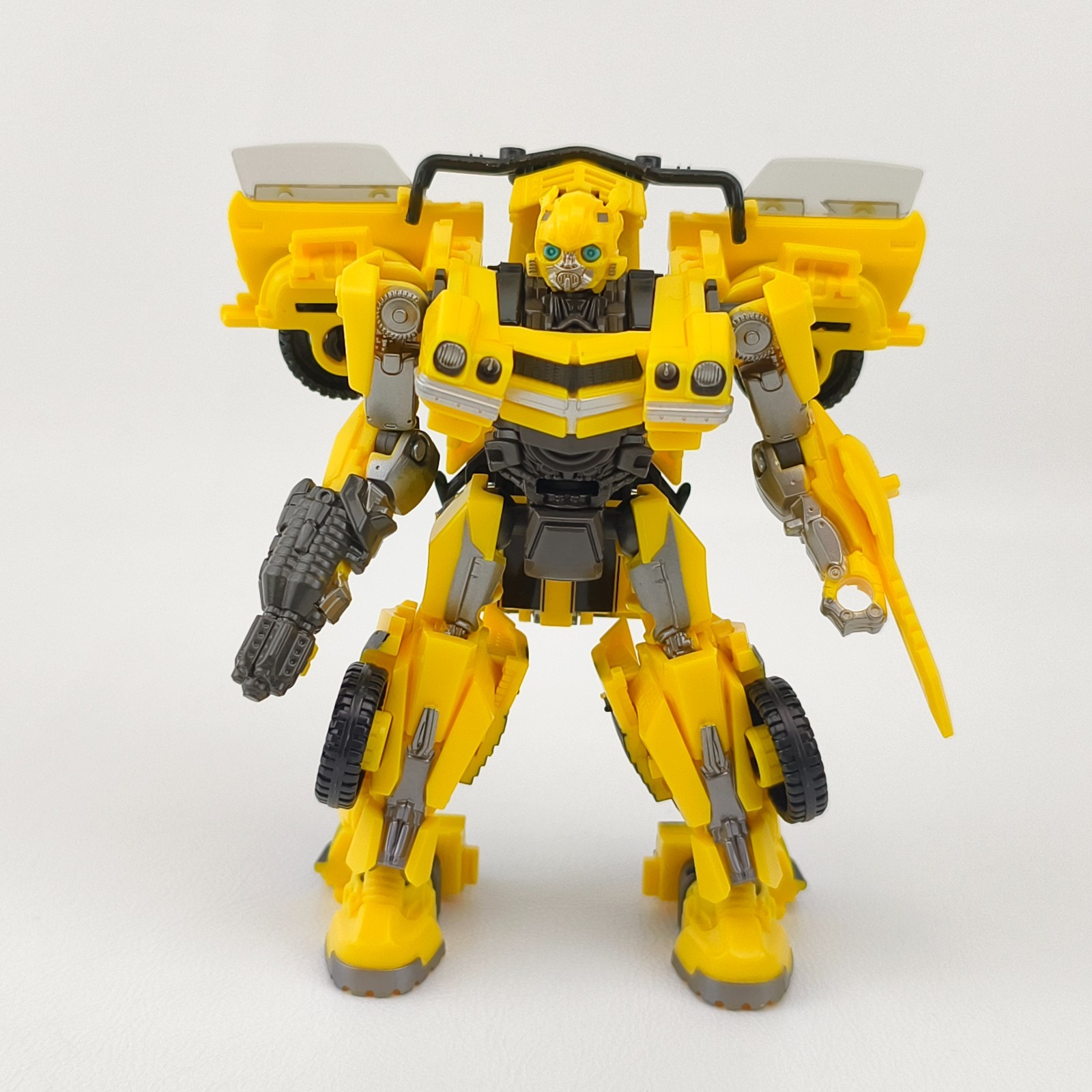Transformers Bumblebee Complete SS-100 Studio Series Deluxe Class