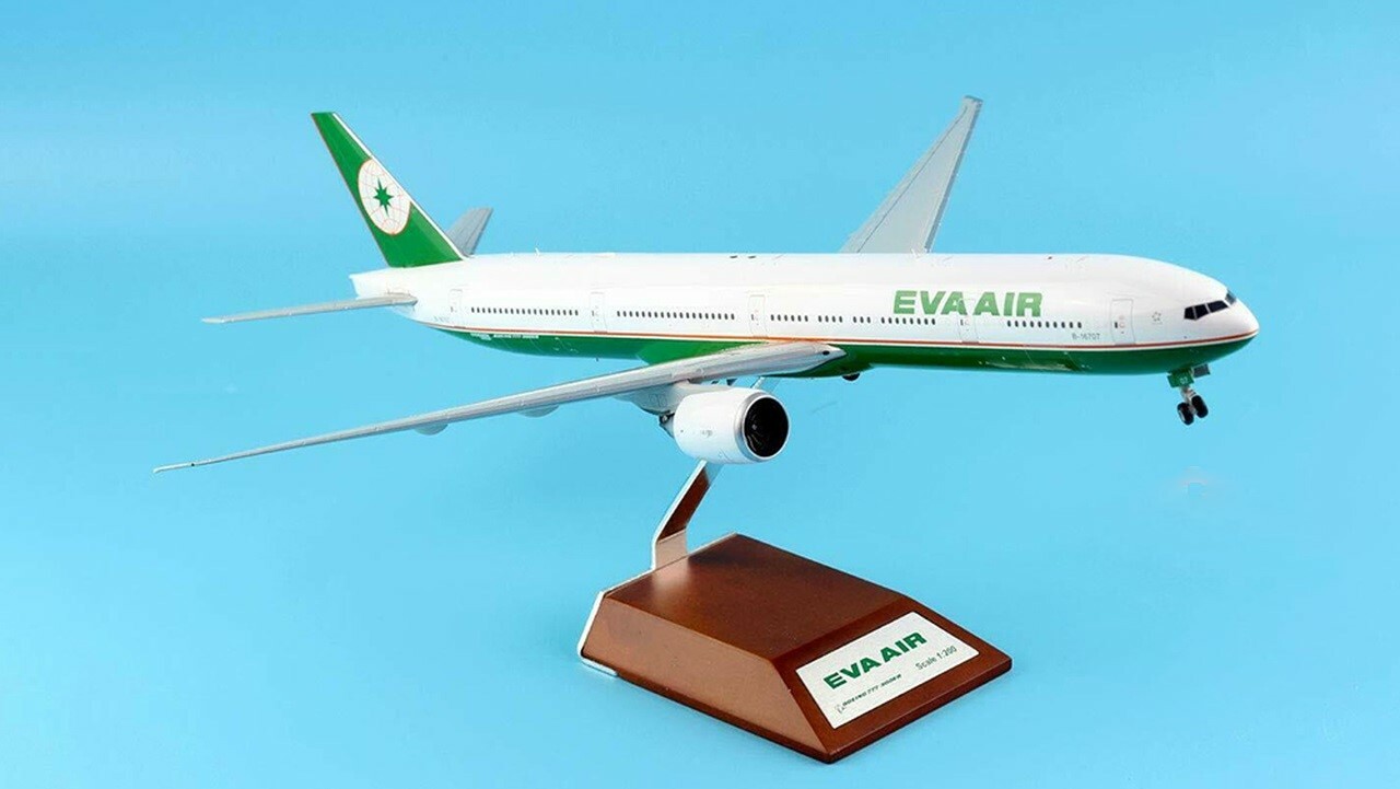 BOEING 777-300ER EVA AIR REG: B-16721 - INFLIGHT 200 IFCLEV773BR01