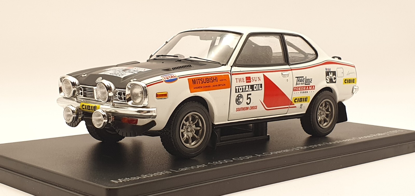 1/24 Hachette 1973 MITSUBISHI LANCER 1600 GSR SOUTHERN CROSS RALLY
