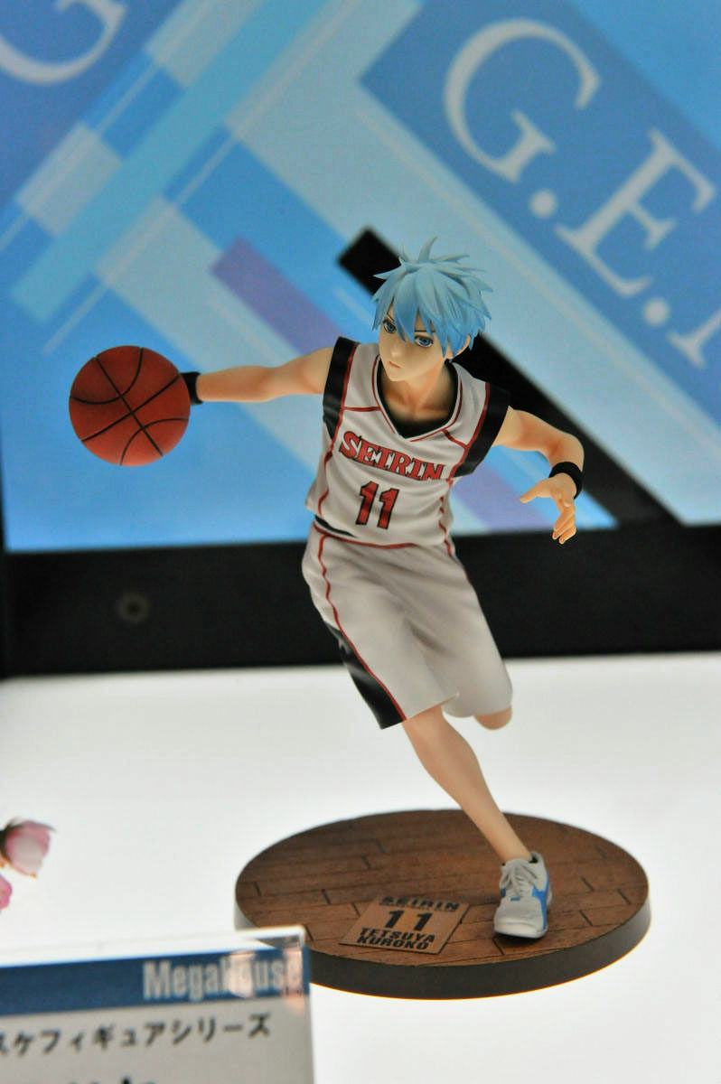 黒子のバスケ」から視線誘導されそうにない黒子テツヤと躍動感あふれる