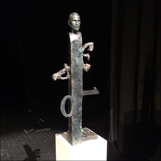 Apple本社に設置されるジョブズ記念像は前衛的な造形であることが判明