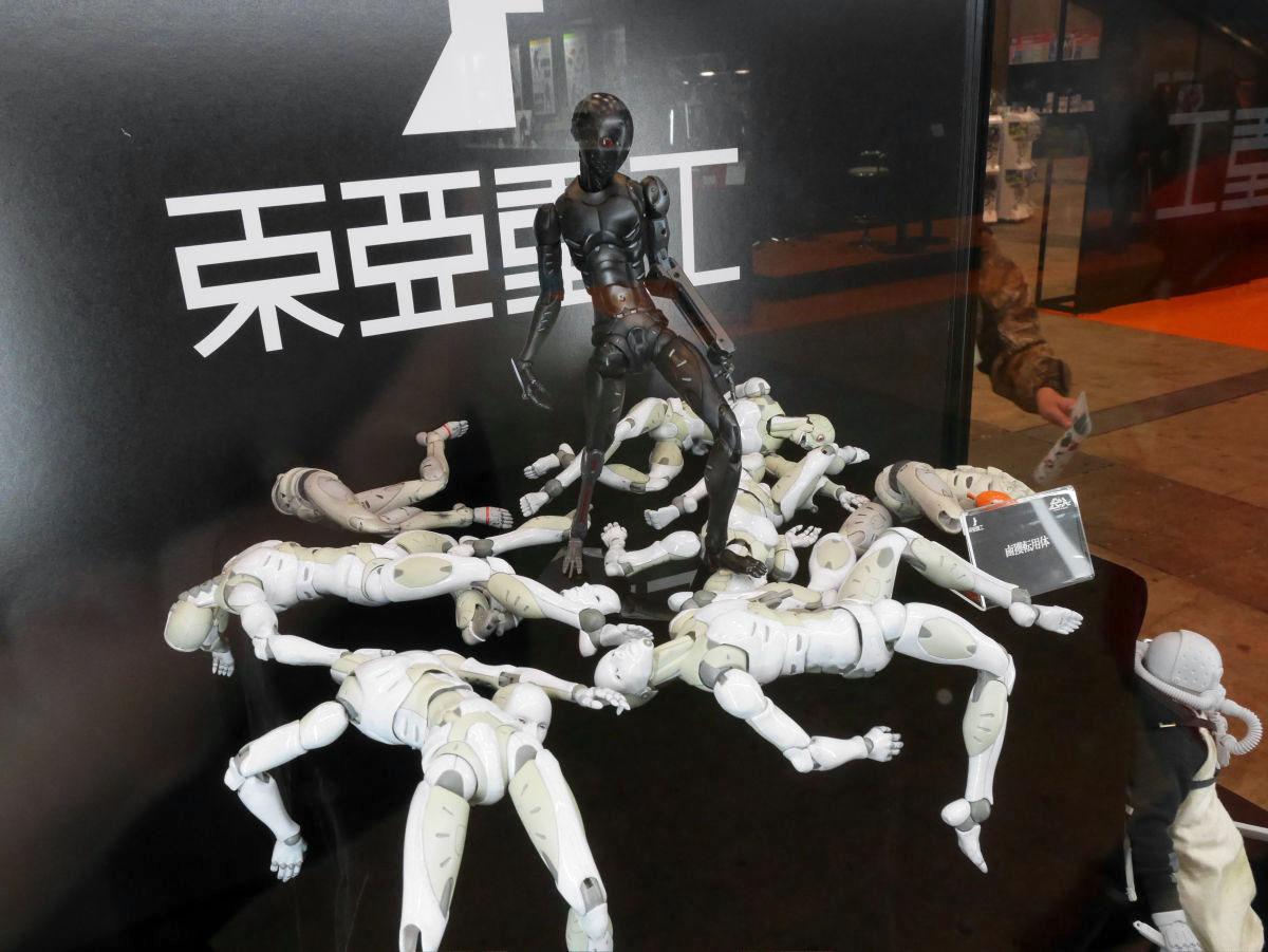 SFの重厚さを感じさせる「シドニアの騎士」にも出た「東亜重工」製「行