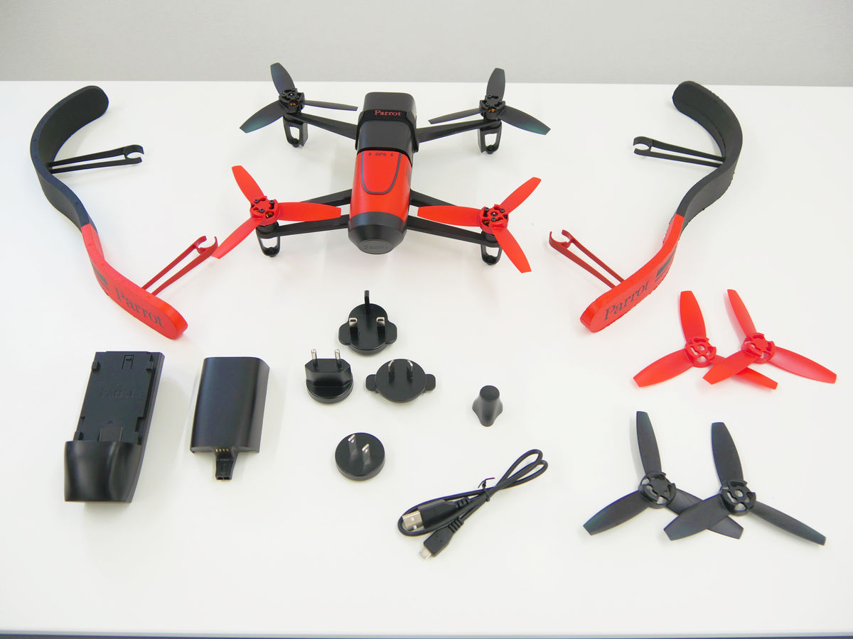 パイロット目線で操縦できるParrotの新型ドローン「Bebop Drone」を
