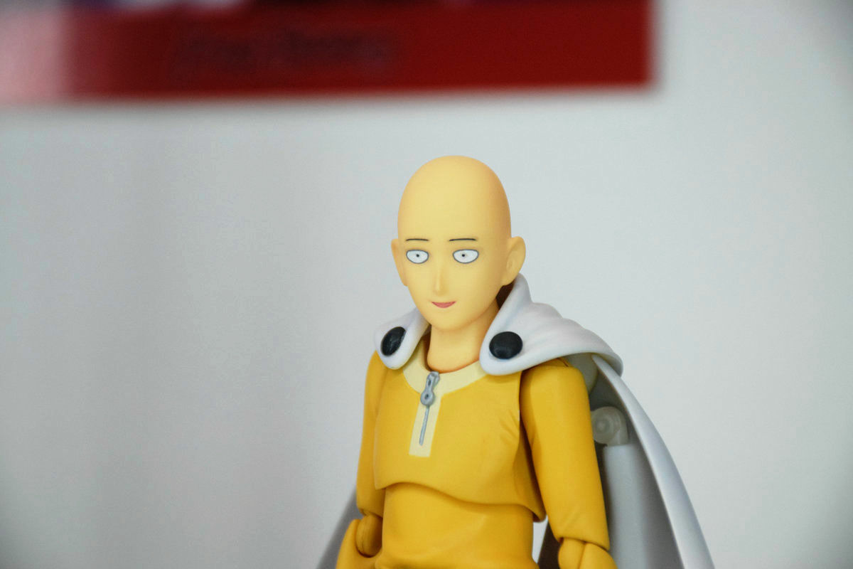 趣味でヒーローをやっている者だ」＆マジ殴りモード、まさに両極のワン