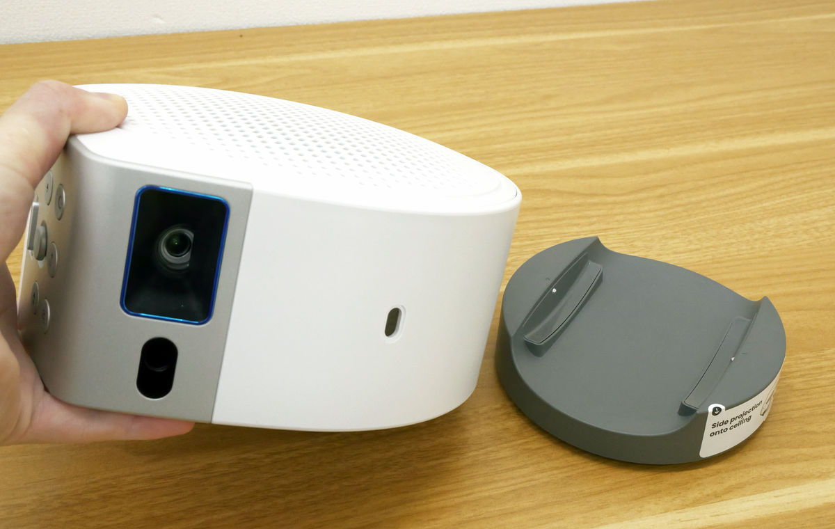 カンタン設置＆ラクラクセットアップで天井から野外までスクリーンに