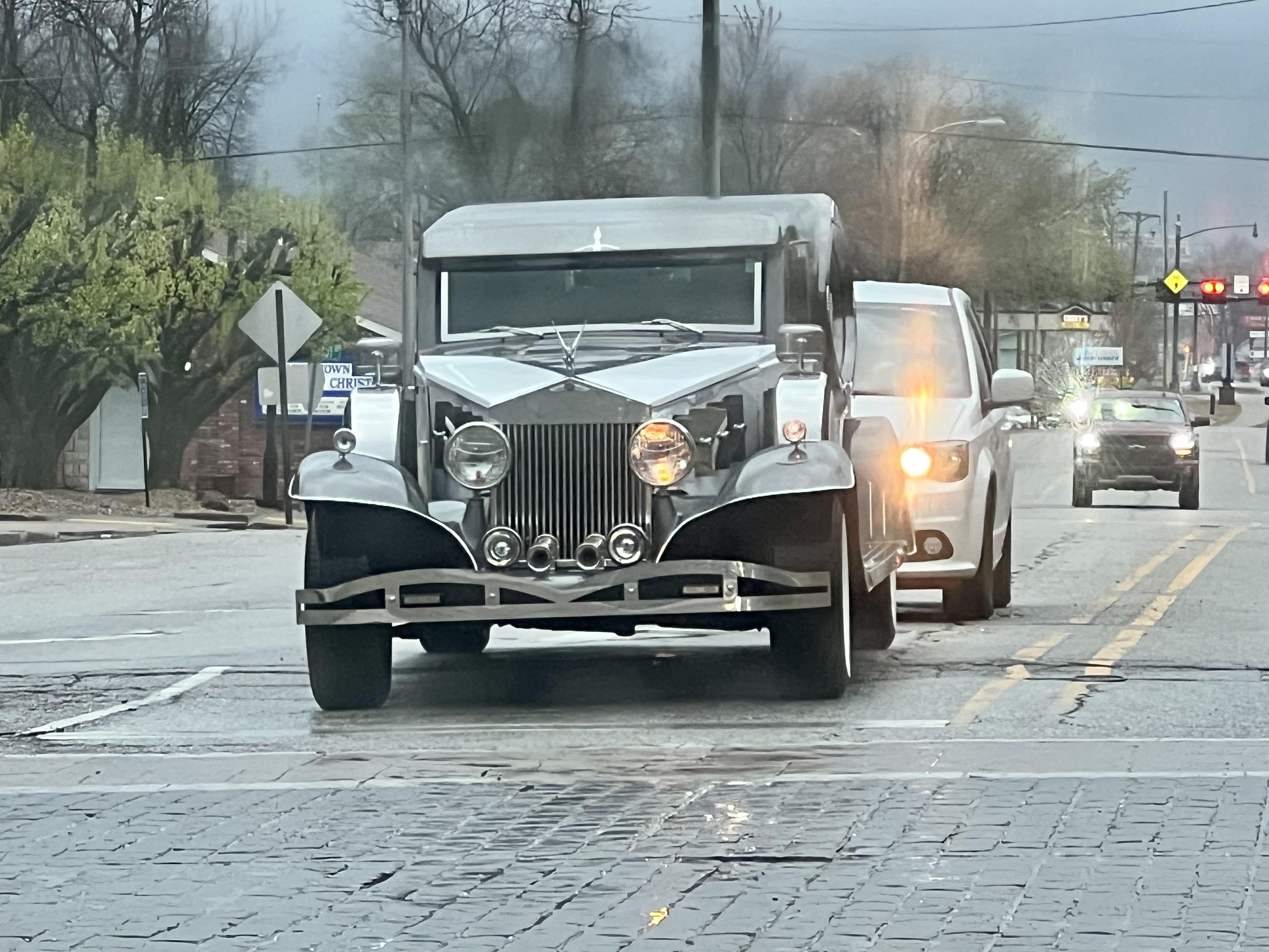 これはどんなロールスロイス？霊柩車だったんだけど、1930年代くらい