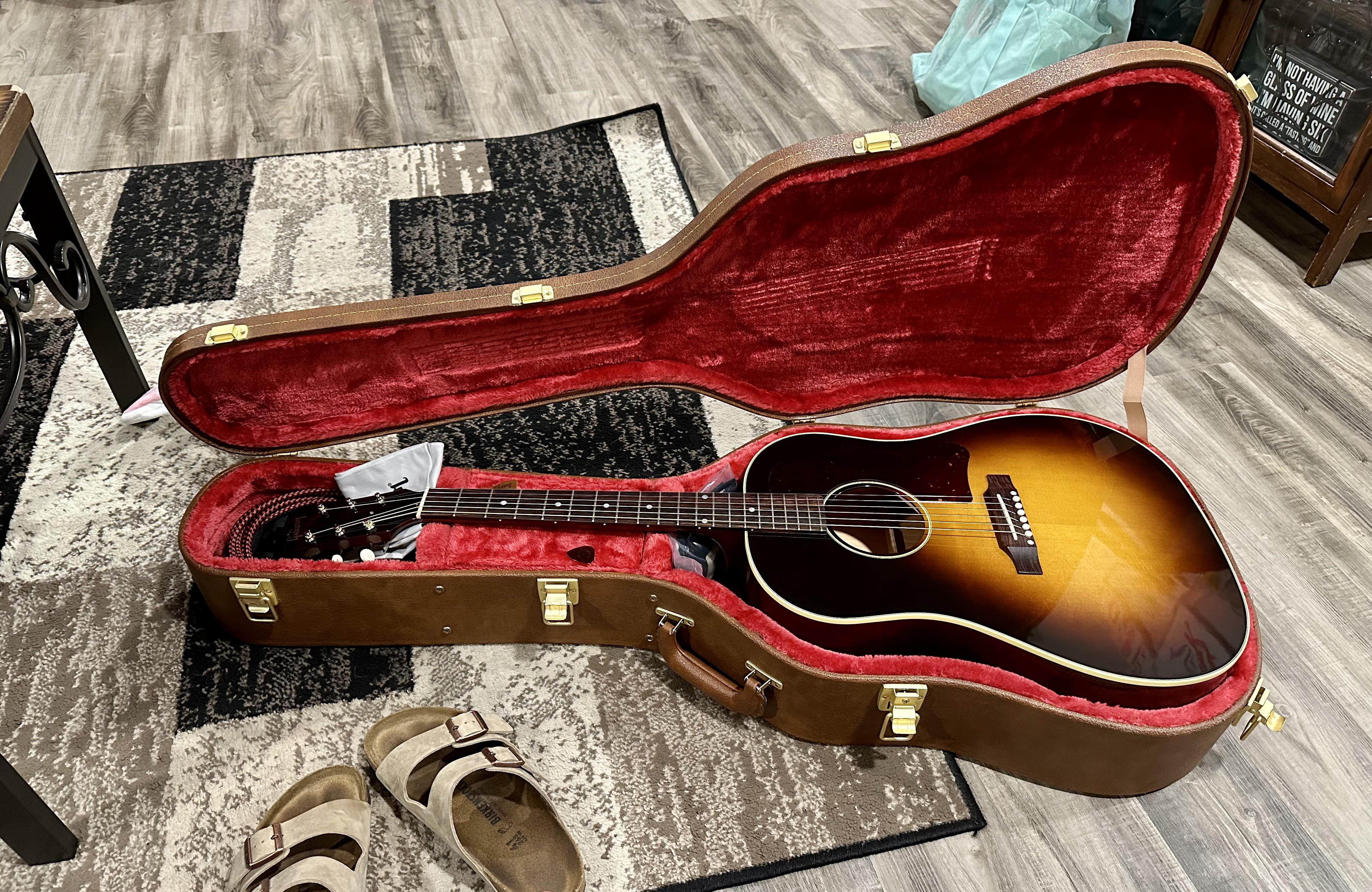 I love this guitar. 2023 50's J45 : r/gibson