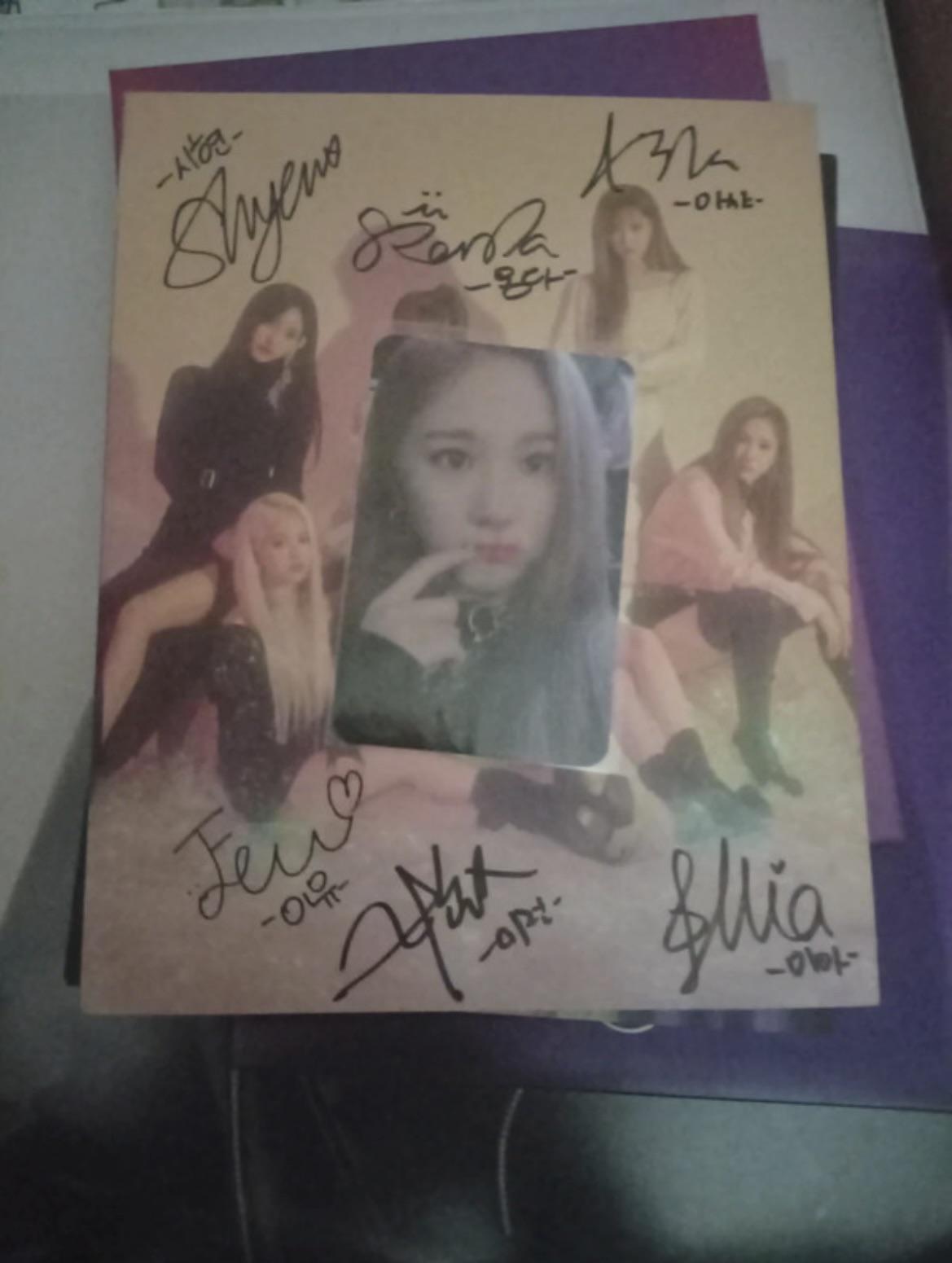 Are those real signatures ? : r/kpopcollections