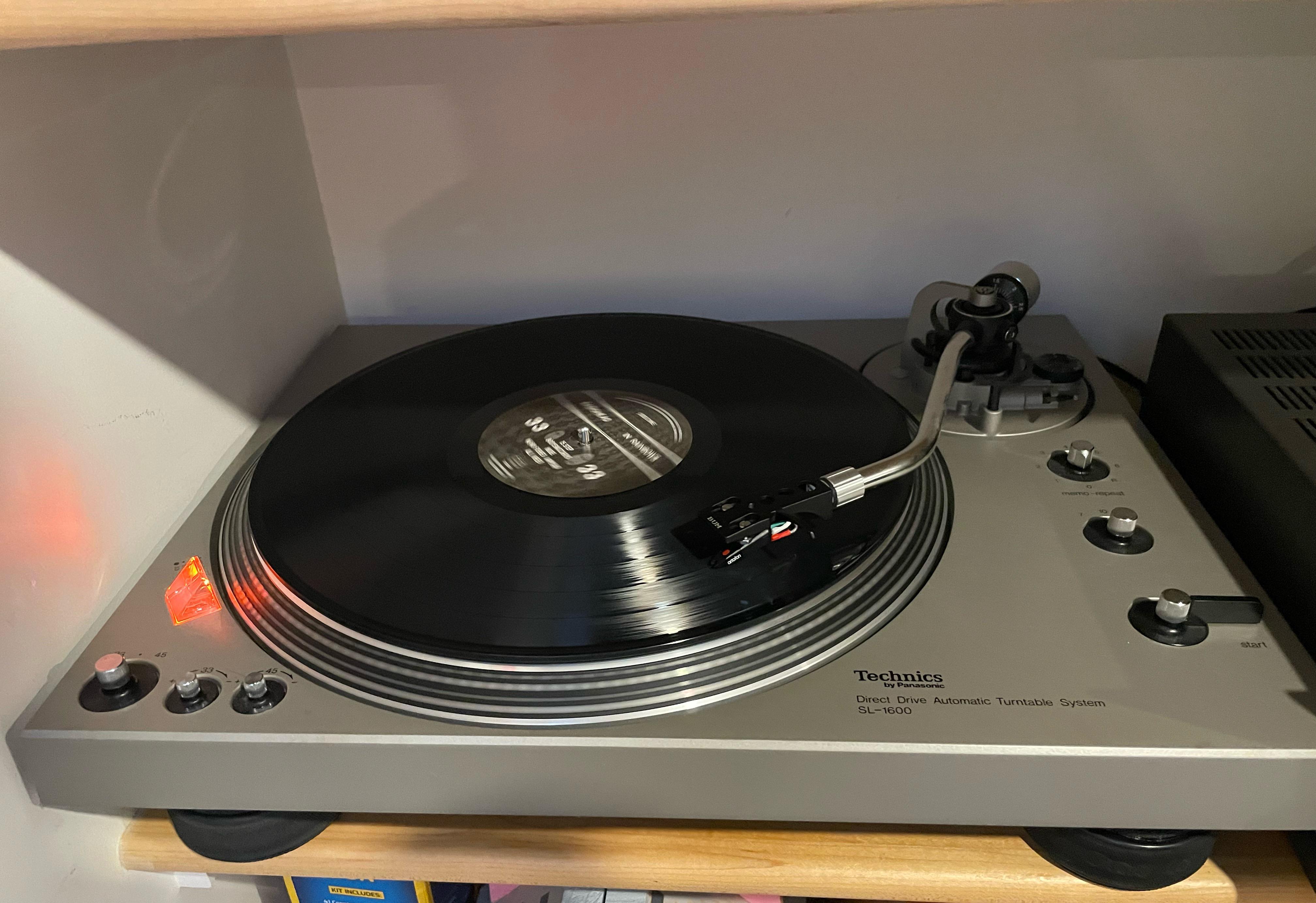 Technics SL-1600 - この美しいやつ、マジで最高！ : r/turntables