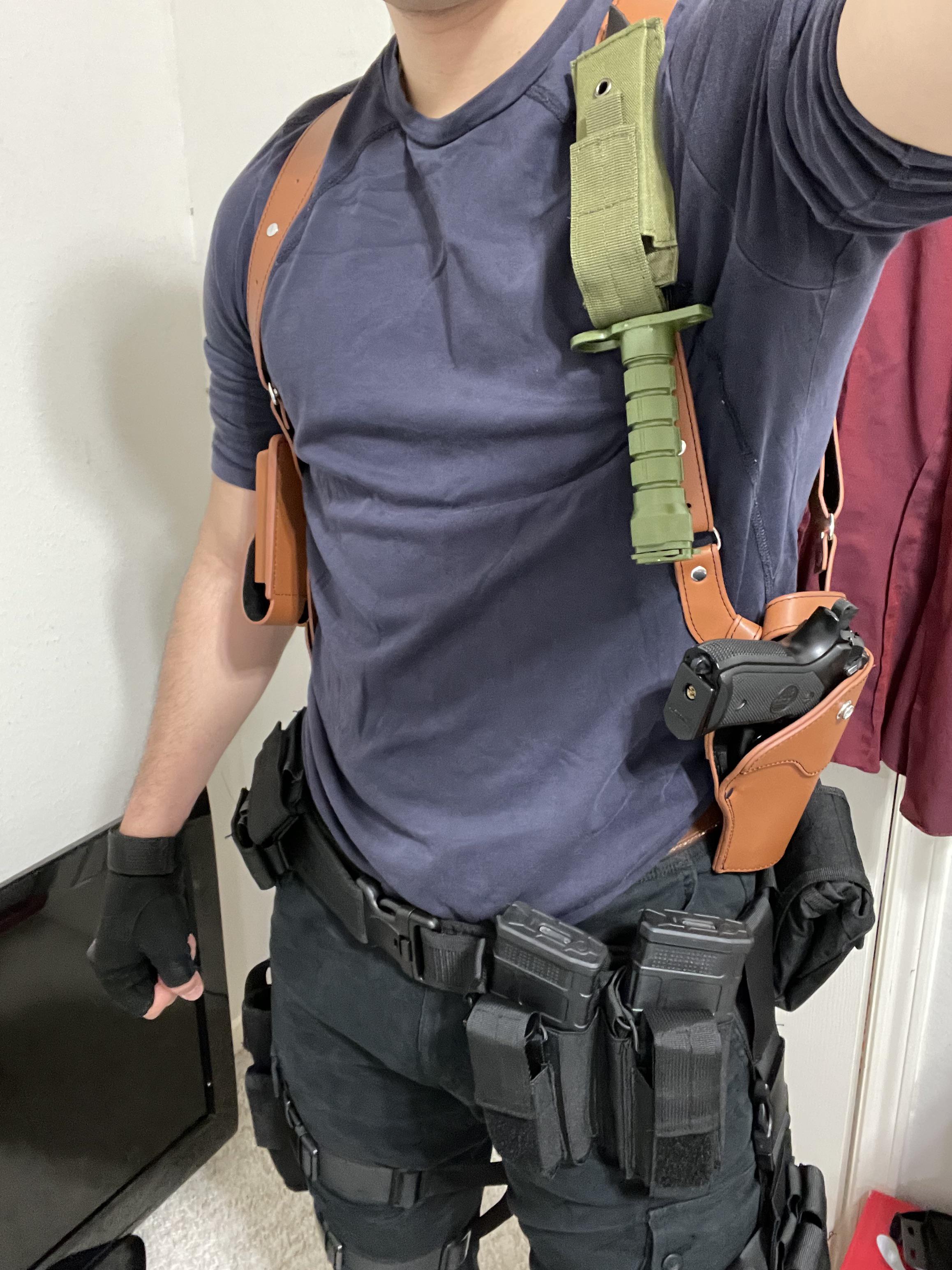 バイオハザード4の改造レオン・S・ケネディセットアップ : r/airsoft