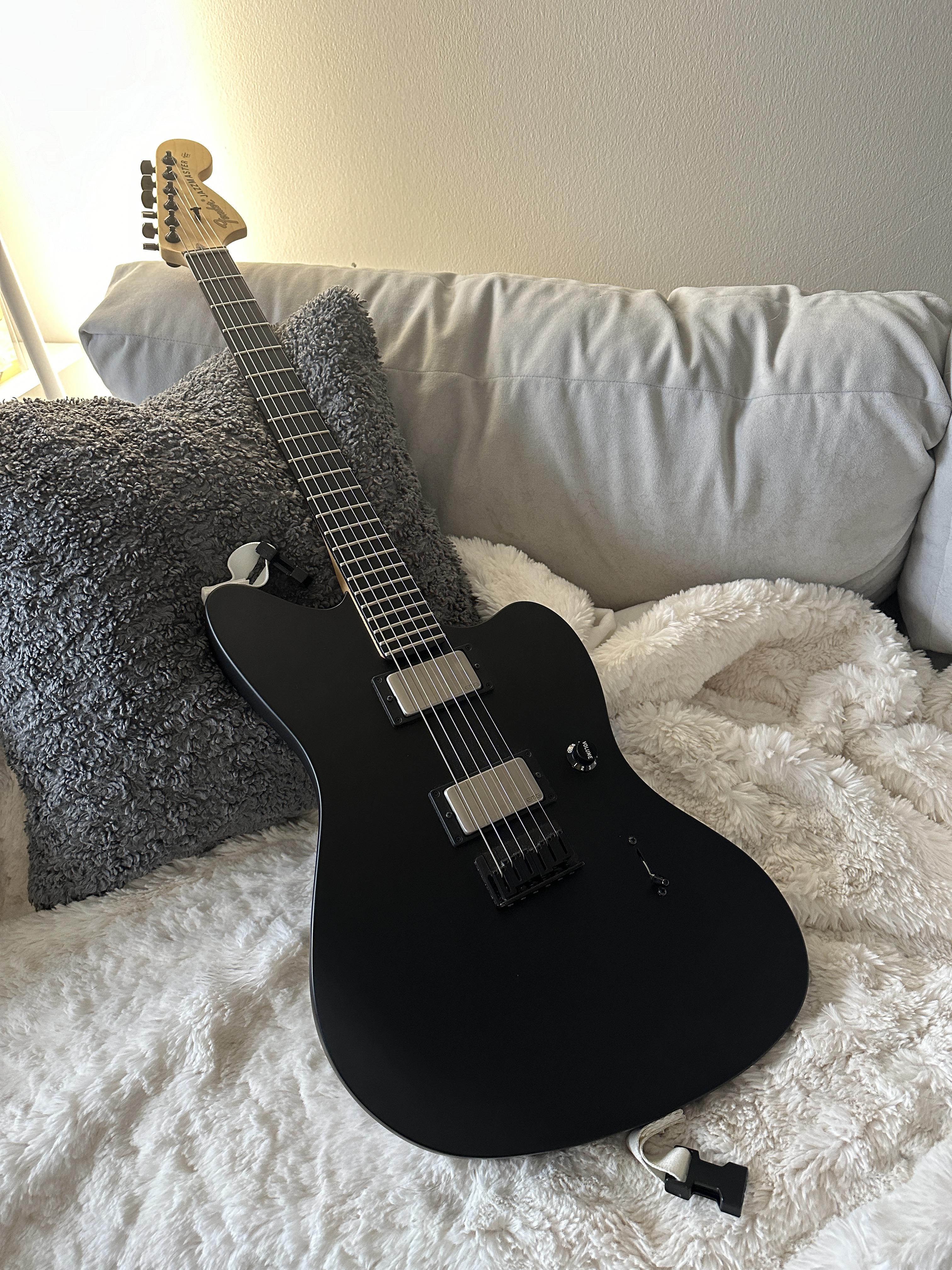 新しいギターの日！ジム・ルート・ジャズマスター。これずっと欲しかっ