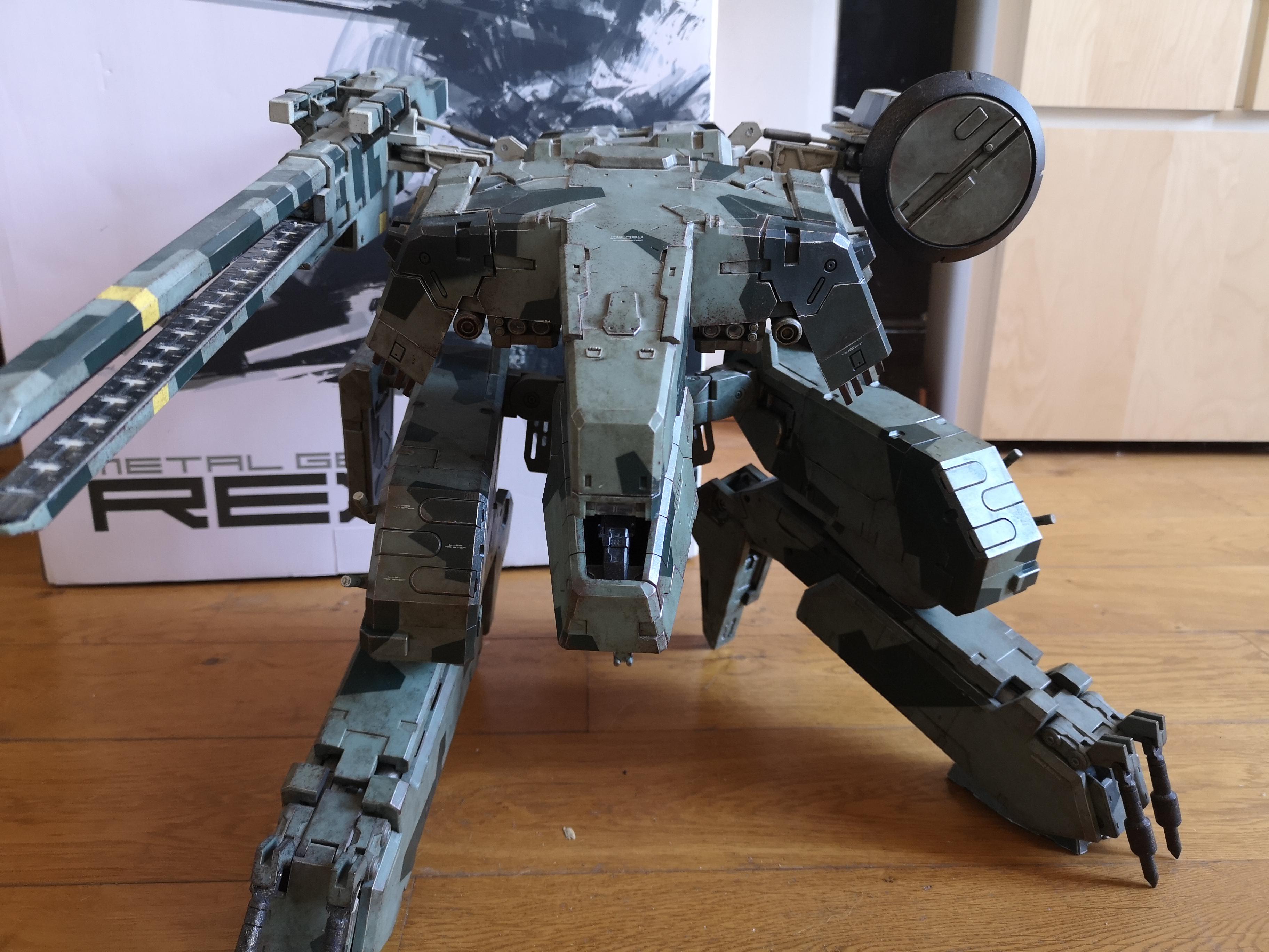 Selling ThreeA 1/48 used metal gear rex for 600 EUR. If interested