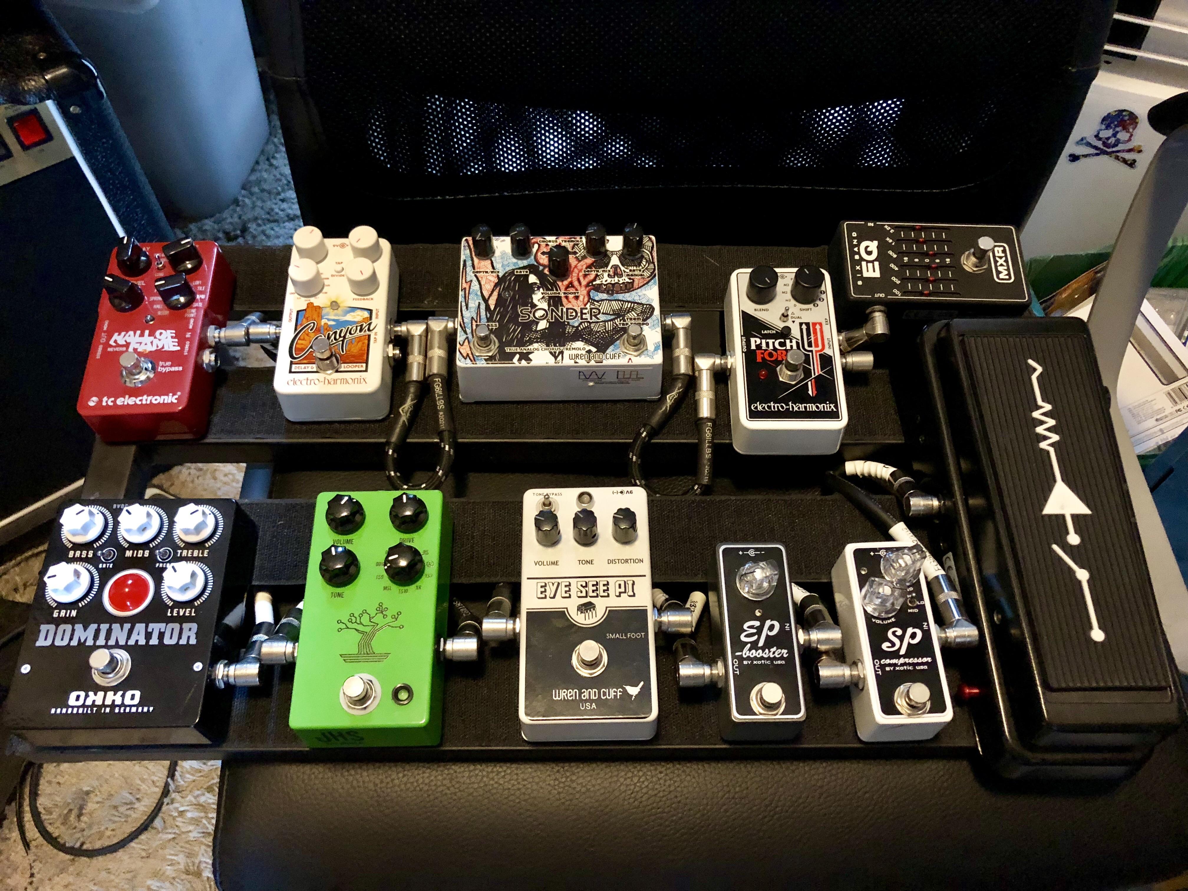 Simple pedalboard. The JHS BONSAI gives me so many overdrive