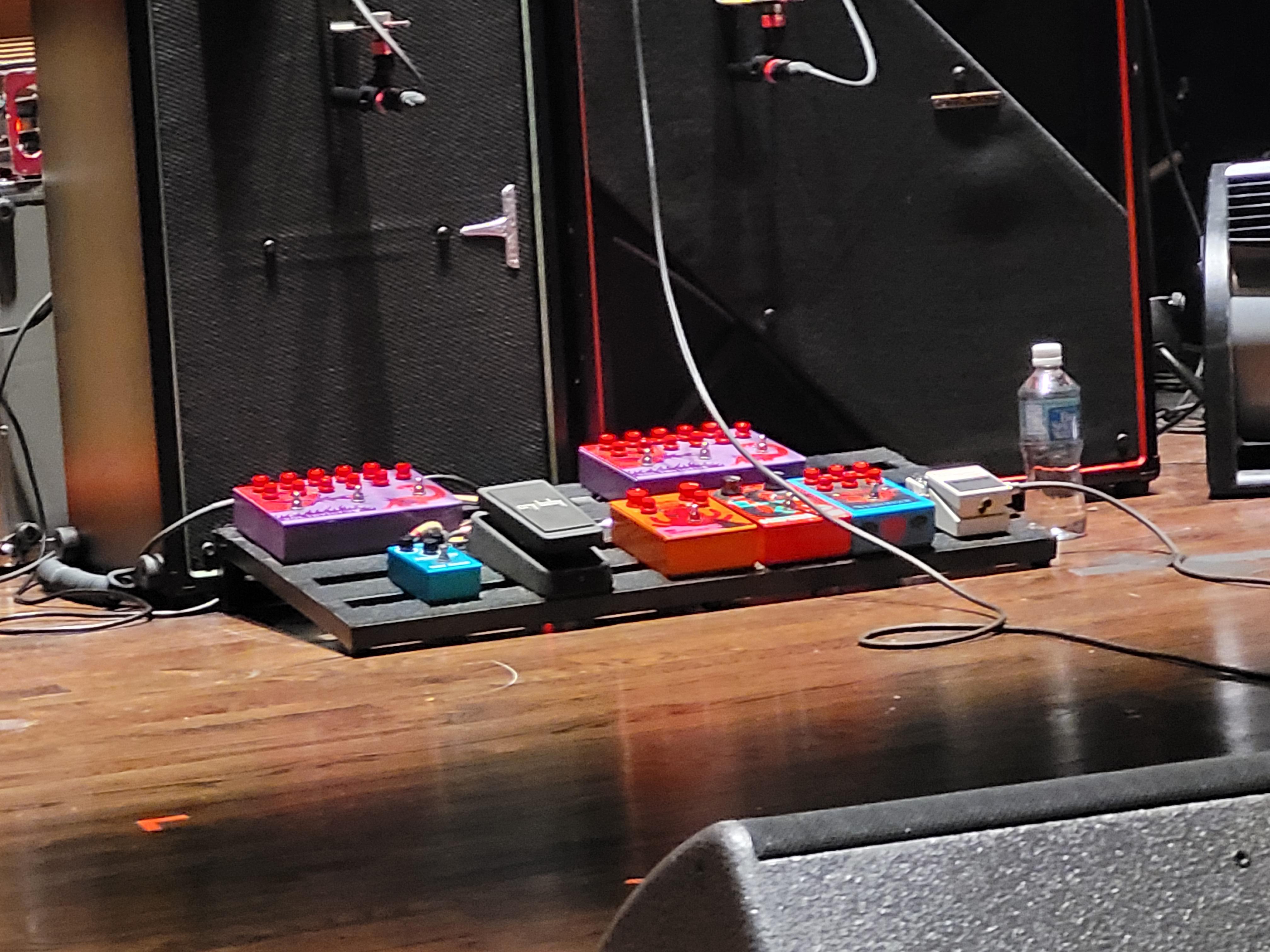 King Buzzo's pedalboard : r/melvins
