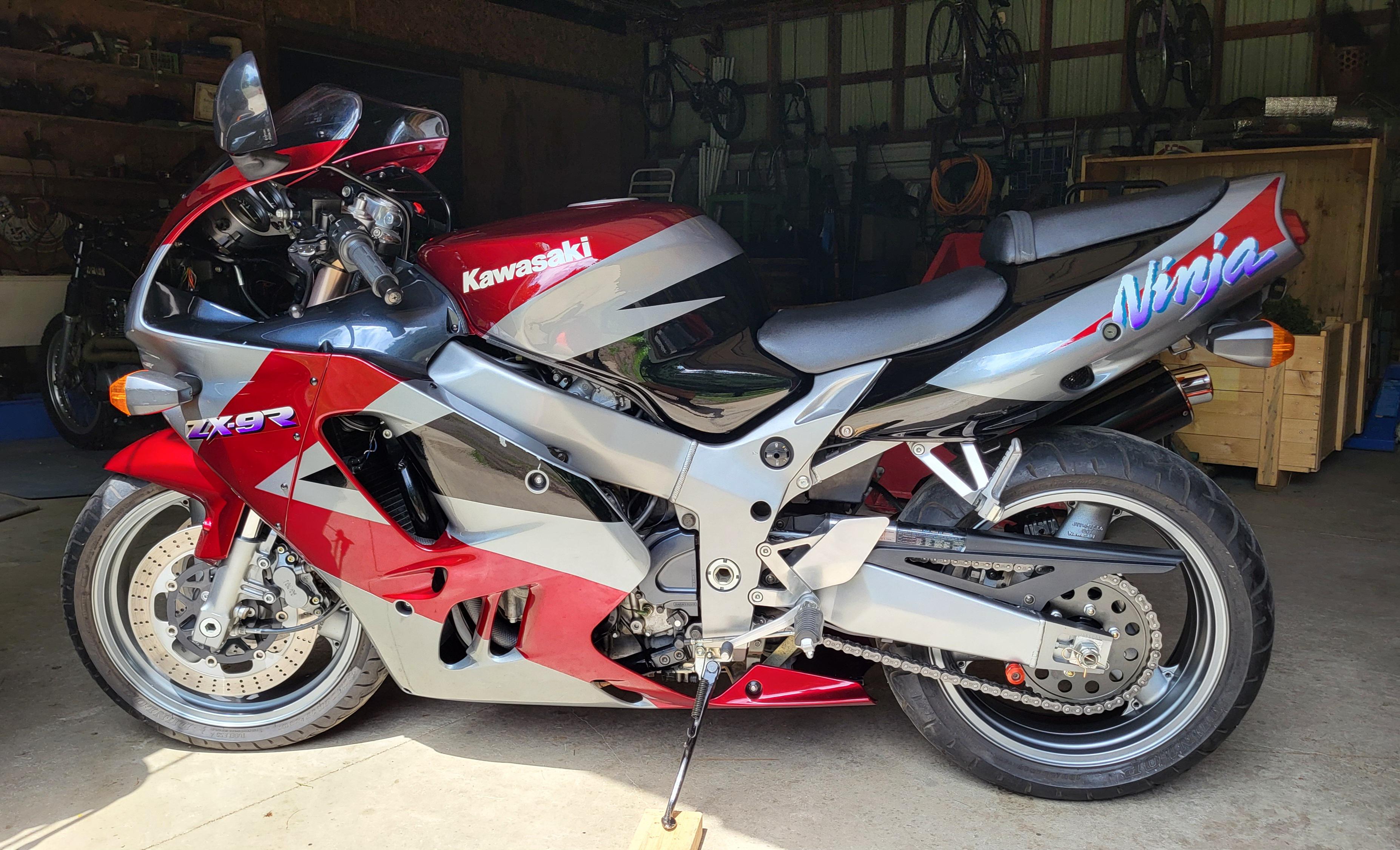 My zx-9r looking pretty good for 30 years young : r/Kawasaki