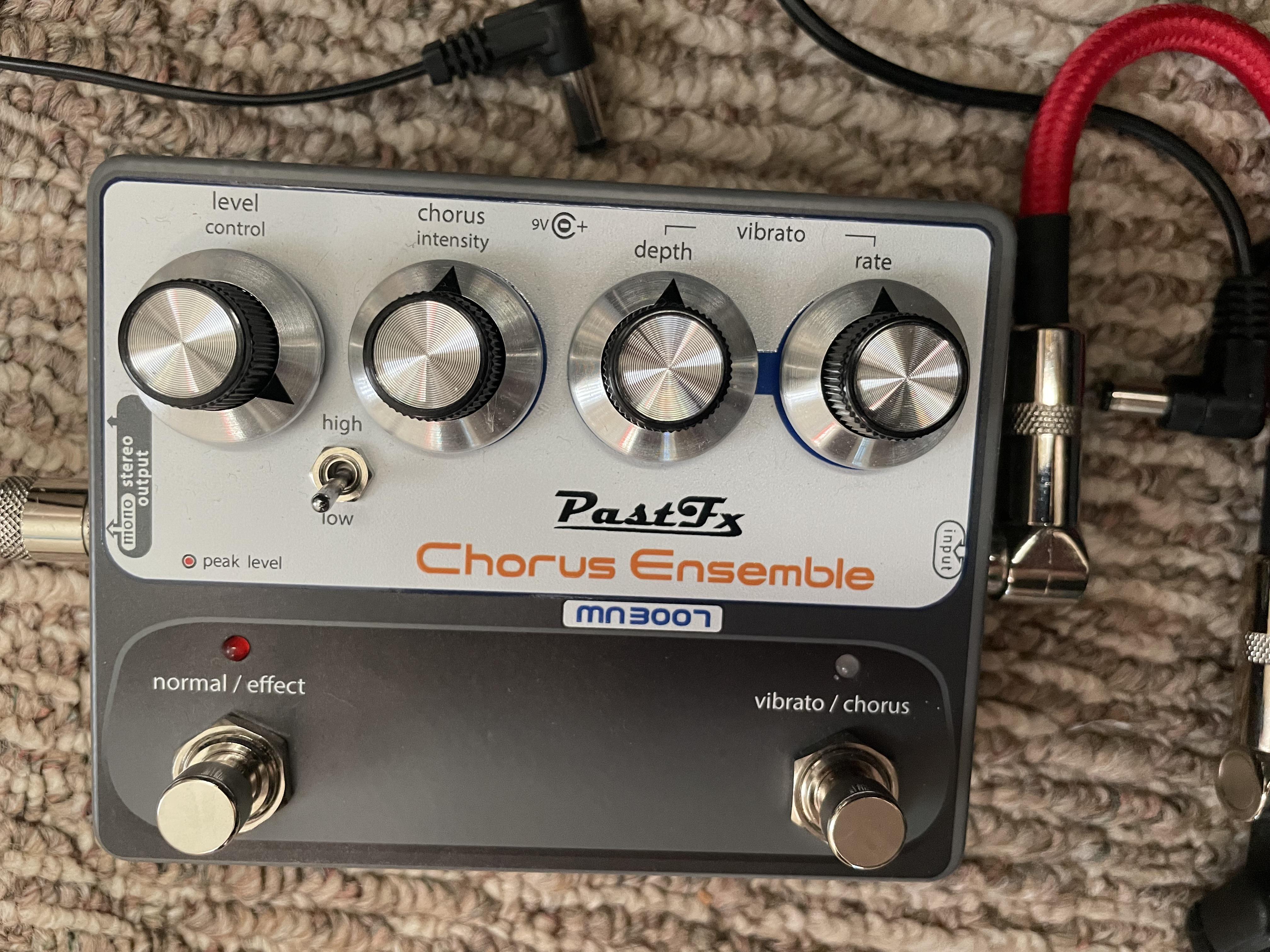 新しいペダル！ PastFx Chorus Ensemble (Boss CE-1 レプリカ) : r